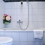 Astoria Hotel 2*