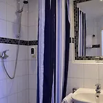 Astoria 2*