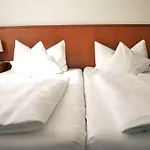 Astoria Hotel 2*
