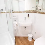 Astoria Hotel 2*