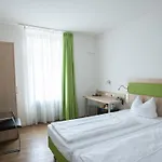 Astoria Hotel 2*